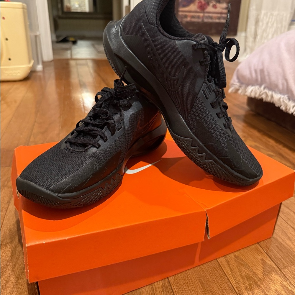 Nike Men's Black Performance Athletic Shoes Brand New!! Back to school!